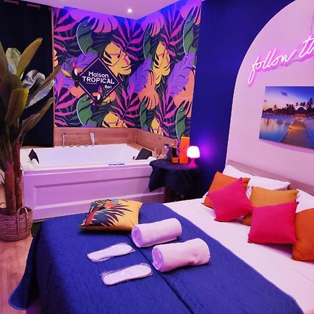 Suite Maison Tropical - Luxury Apartment In Bari Exteriör bild