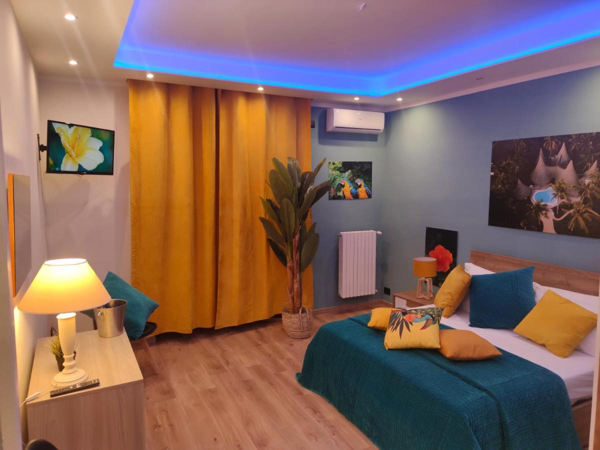Suite Maison Tropical - Luxury Apartment In Bari Exteriör bild