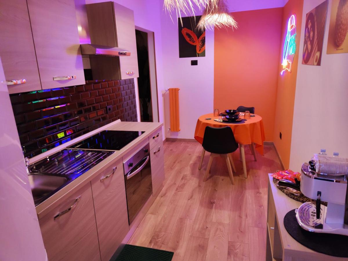 Suite Maison Tropical - Luxury Apartment In Bari Exteriör bild