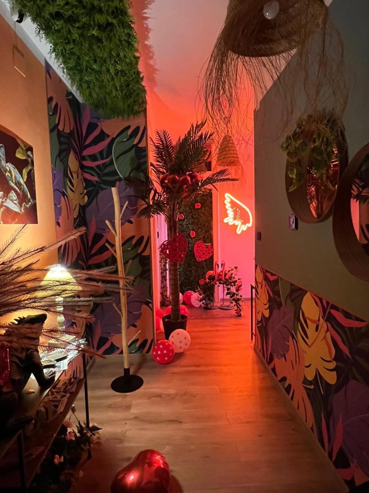 Suite Maison Tropical - Luxury Apartment In Bari Exteriör bild